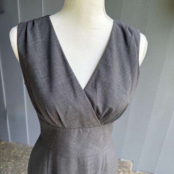 Banana Republic Sleeveless Gray Wool Blend Sleeveless Sheath - Size 2 - Picture 5 of 9